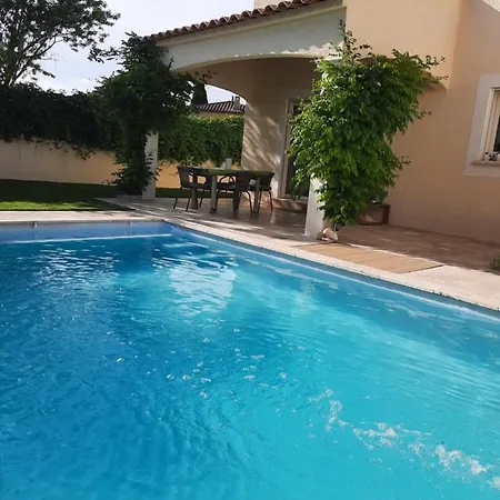 Avec Piscine Privee Sans Vis-a-vis فيلة